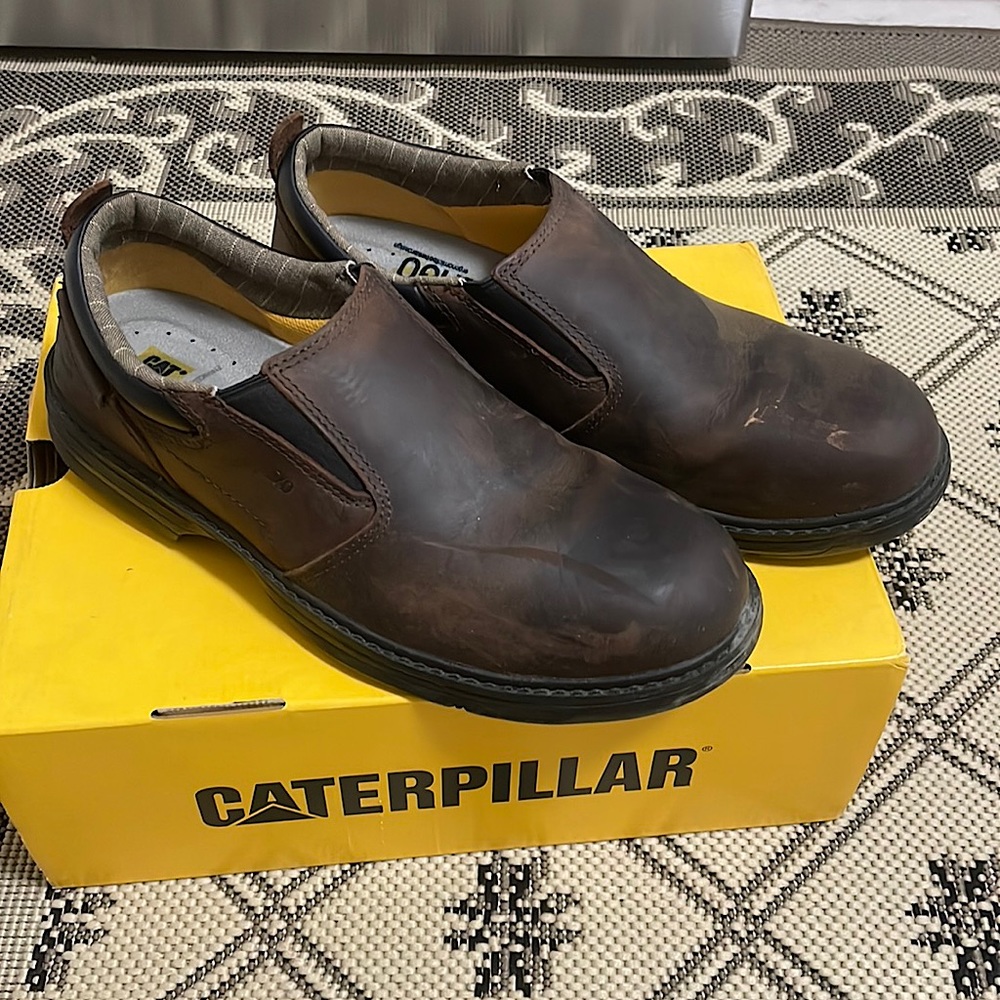 Mens Caterpillar Conclude ST Slip on Oxford Shoes. Size 9. Color: Dark Brown
